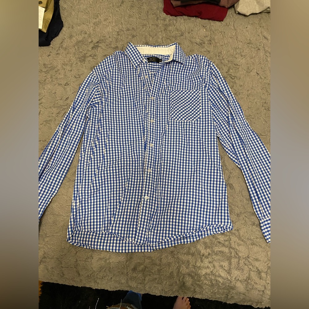 Men’s blue checkered button down